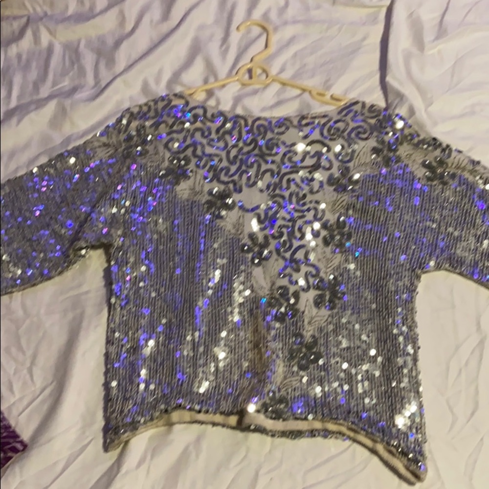 Top - Picture 2 of 2
